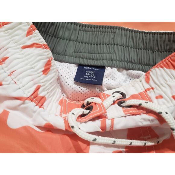 Baby Gap & Carter's Swimsuit Bundle = 2 Elastic Stretch Board Shorts & 1 Shirt - Picture 4 of 5